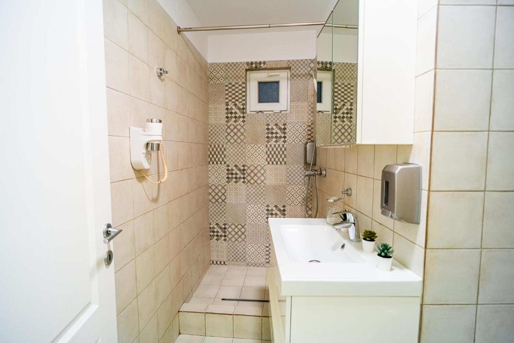 בוקרשט Cozy Apartments Near Calea Victoriei מראה חיצוני תמונה
