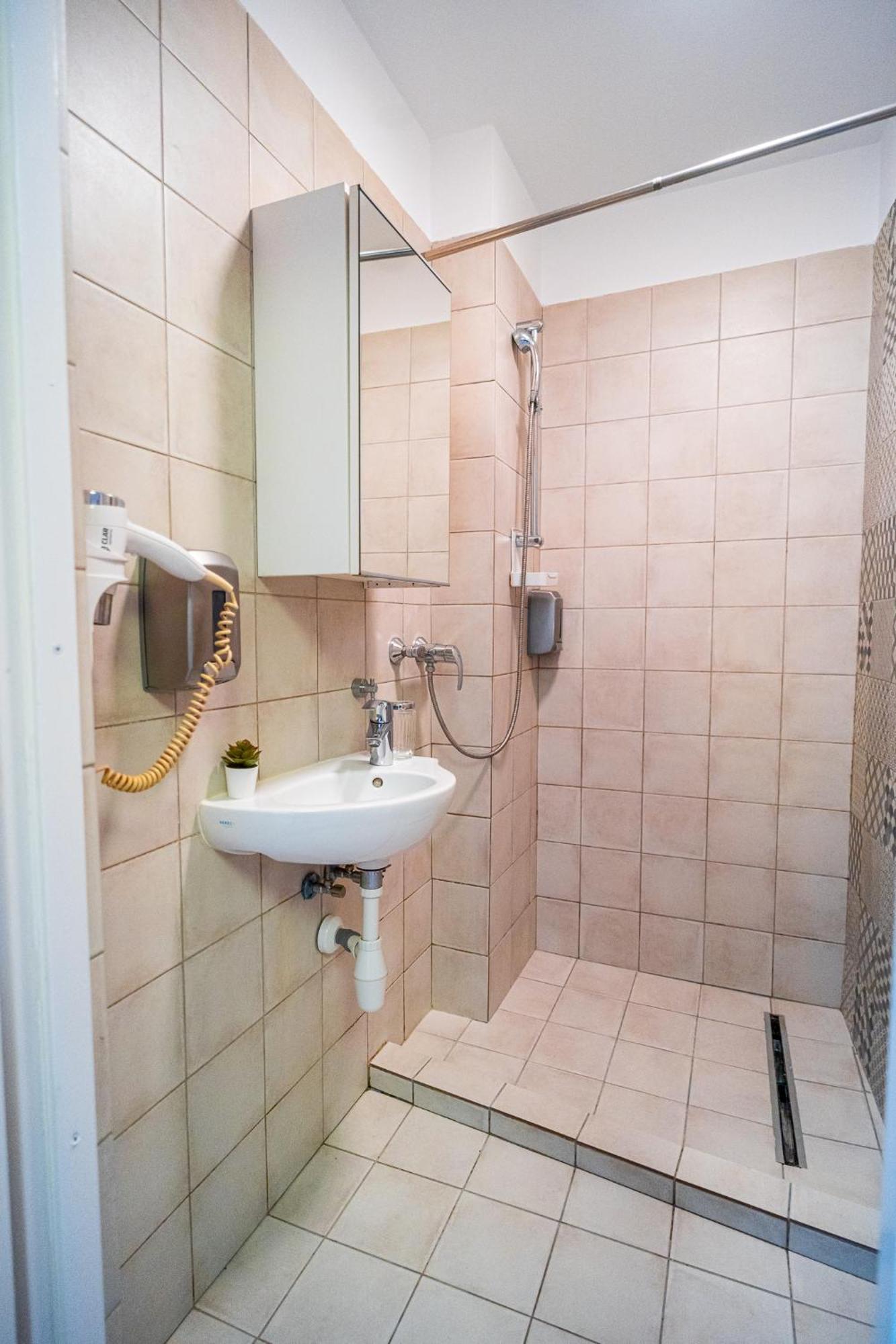 בוקרשט Cozy Apartments Near Calea Victoriei מראה חיצוני תמונה